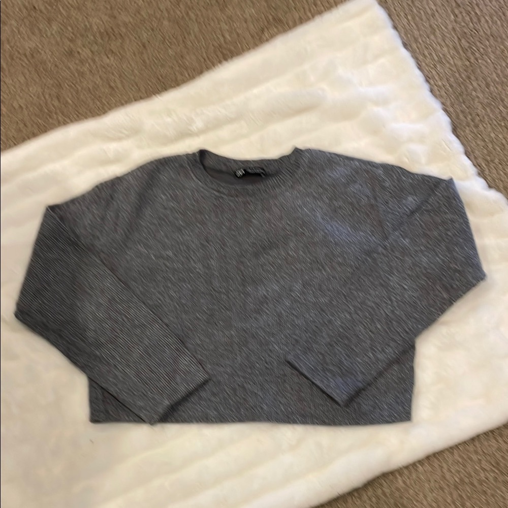Zara - Gray Long Sleeve Sweater